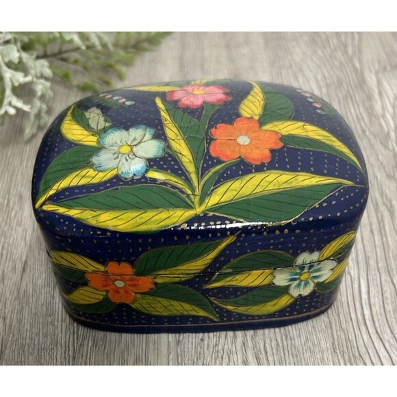 Vintage India Hand Painted Lacquered Paper Mache Lidded Trinket Box Blue Floral - Picture 1 of 12